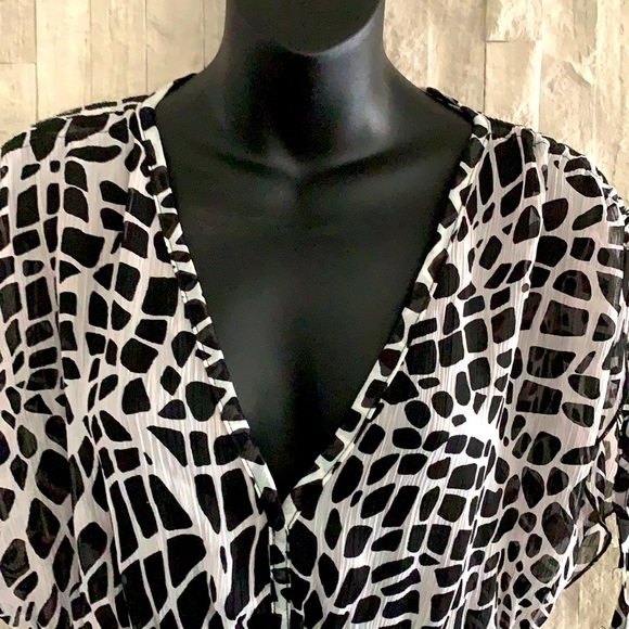 Swimwear cover up, sheer - Picture 3 of 8